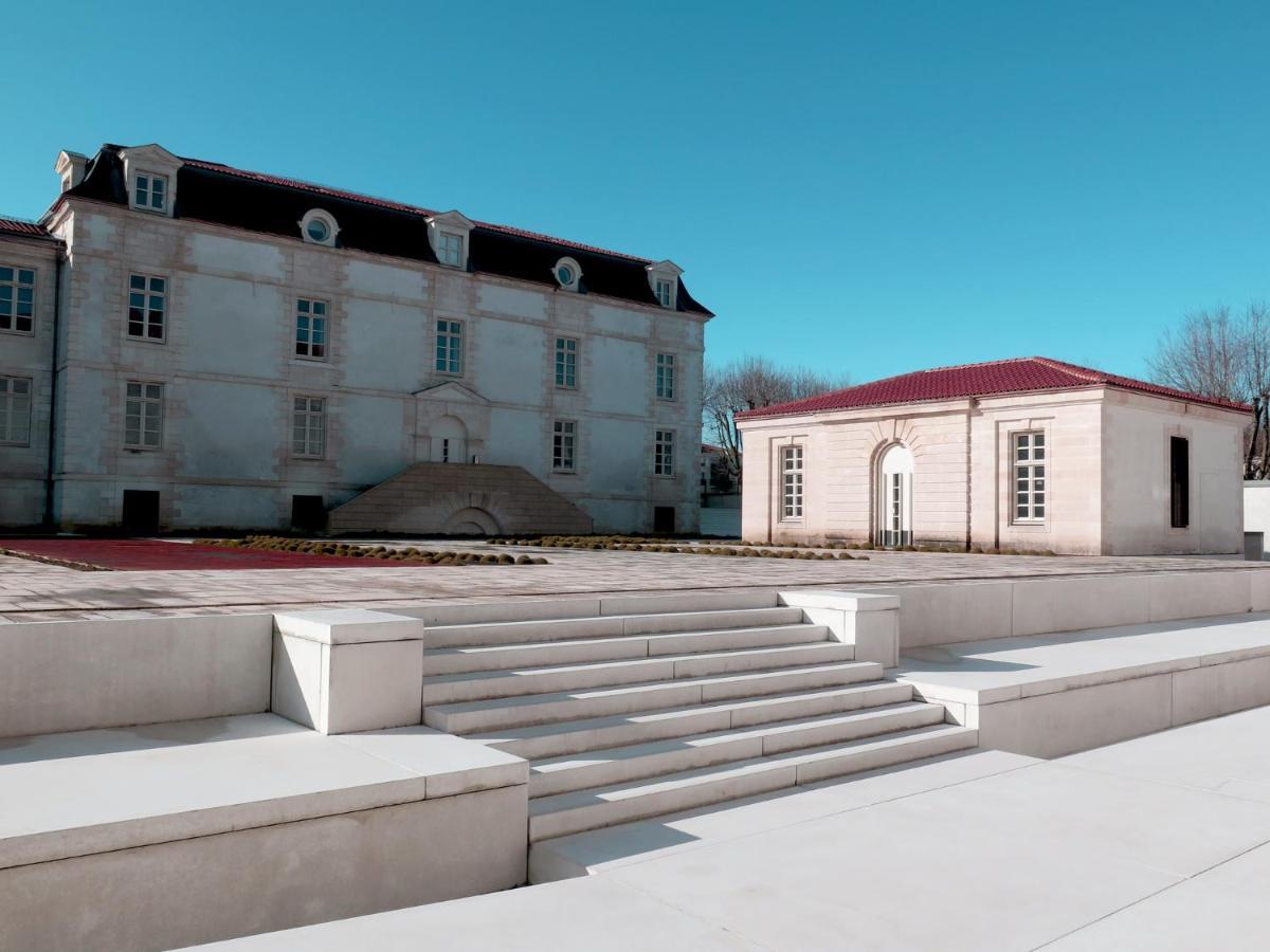 De L'arsenal Royal - Meubles De Tourisme