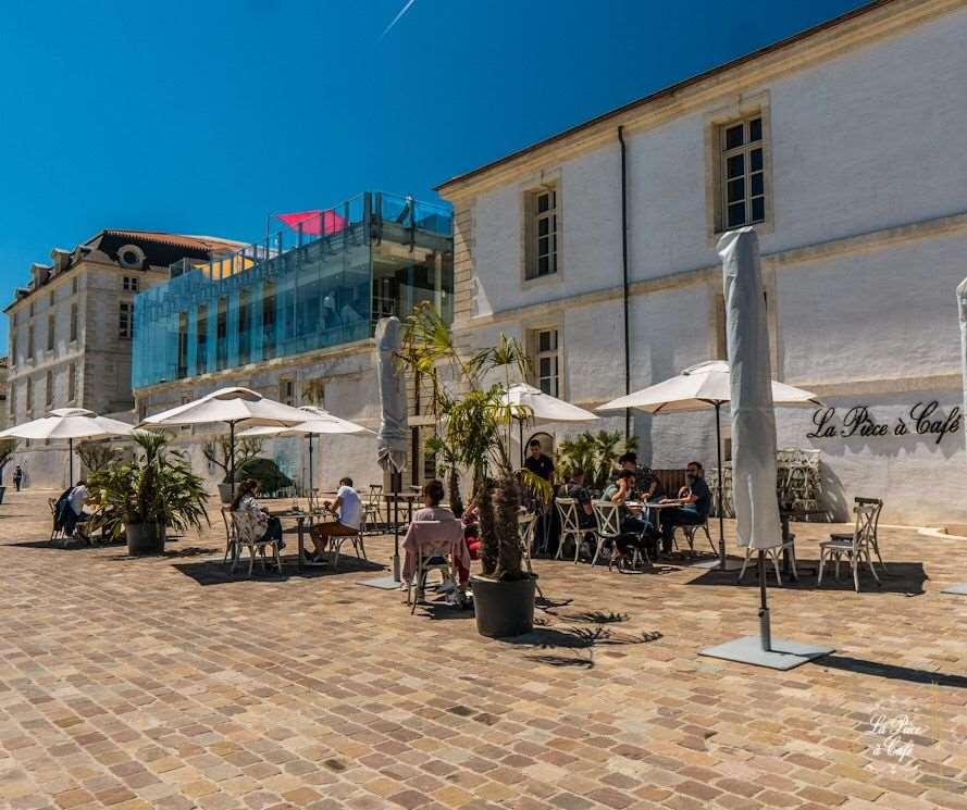 De L'arsenal Royal - Meubles De Tourisme *