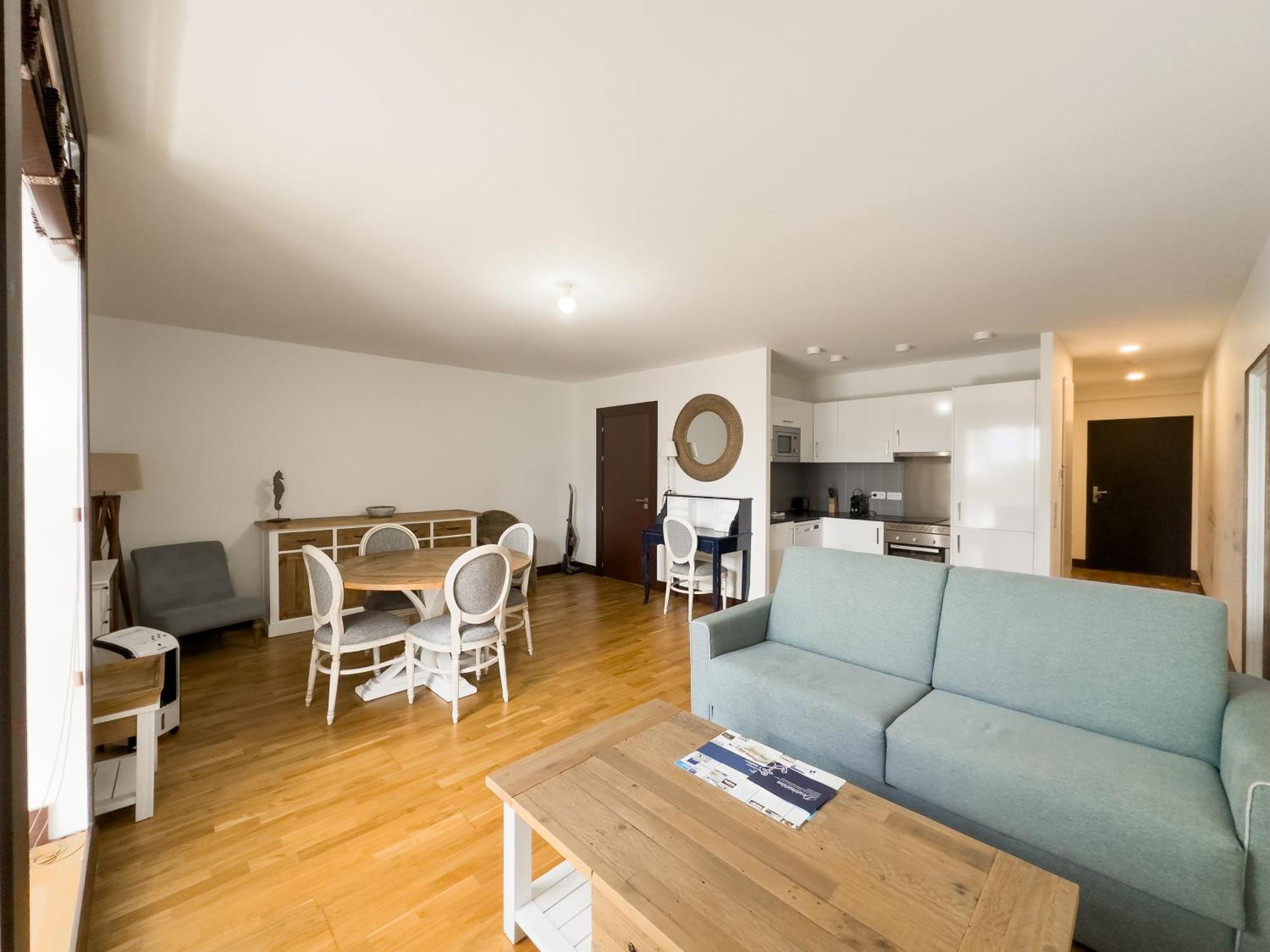 De L'arsenal Royal - Meubles De Tourisme Apartment
